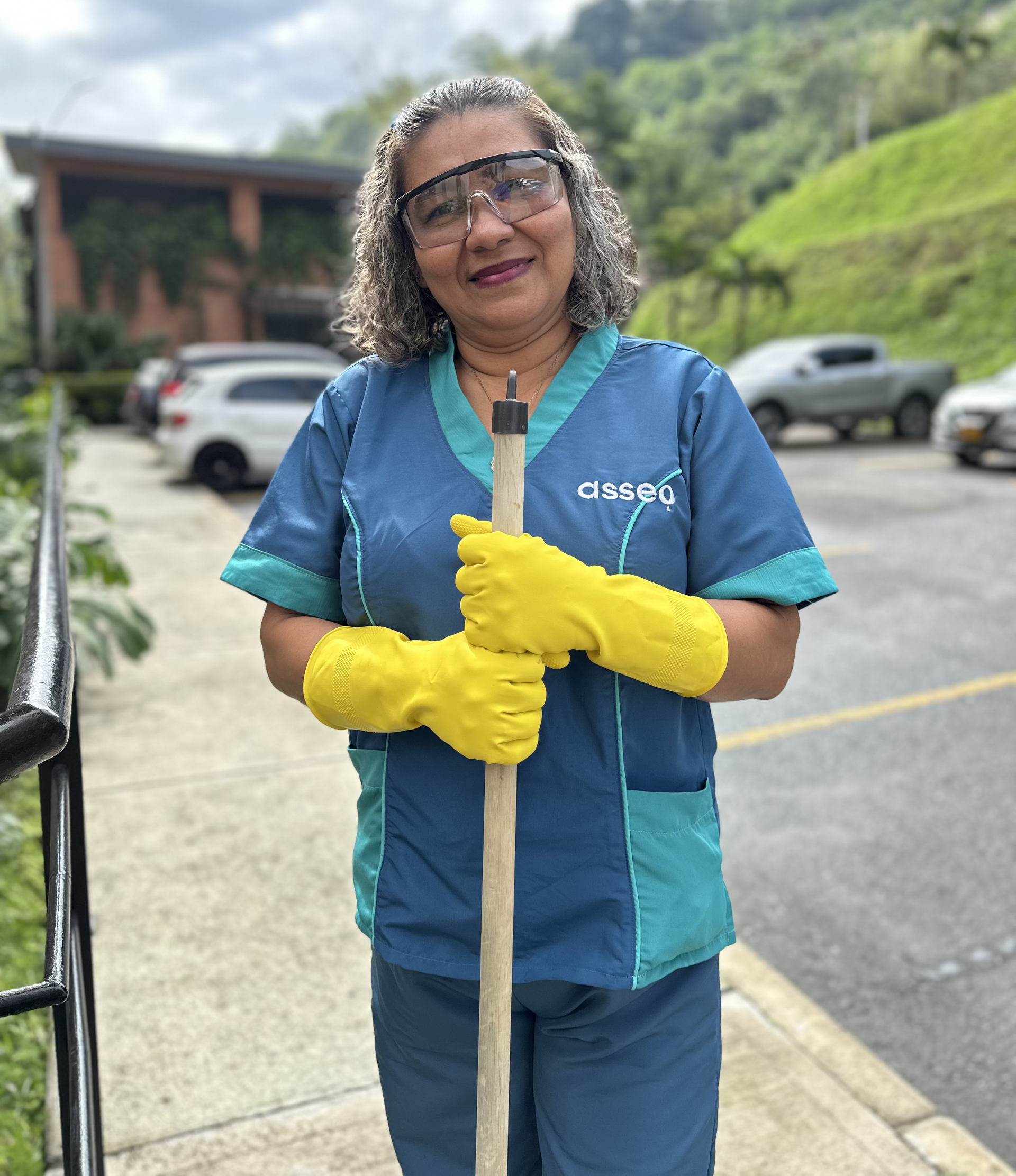limpieza-profesional-oficinas https://somosasseo.com/